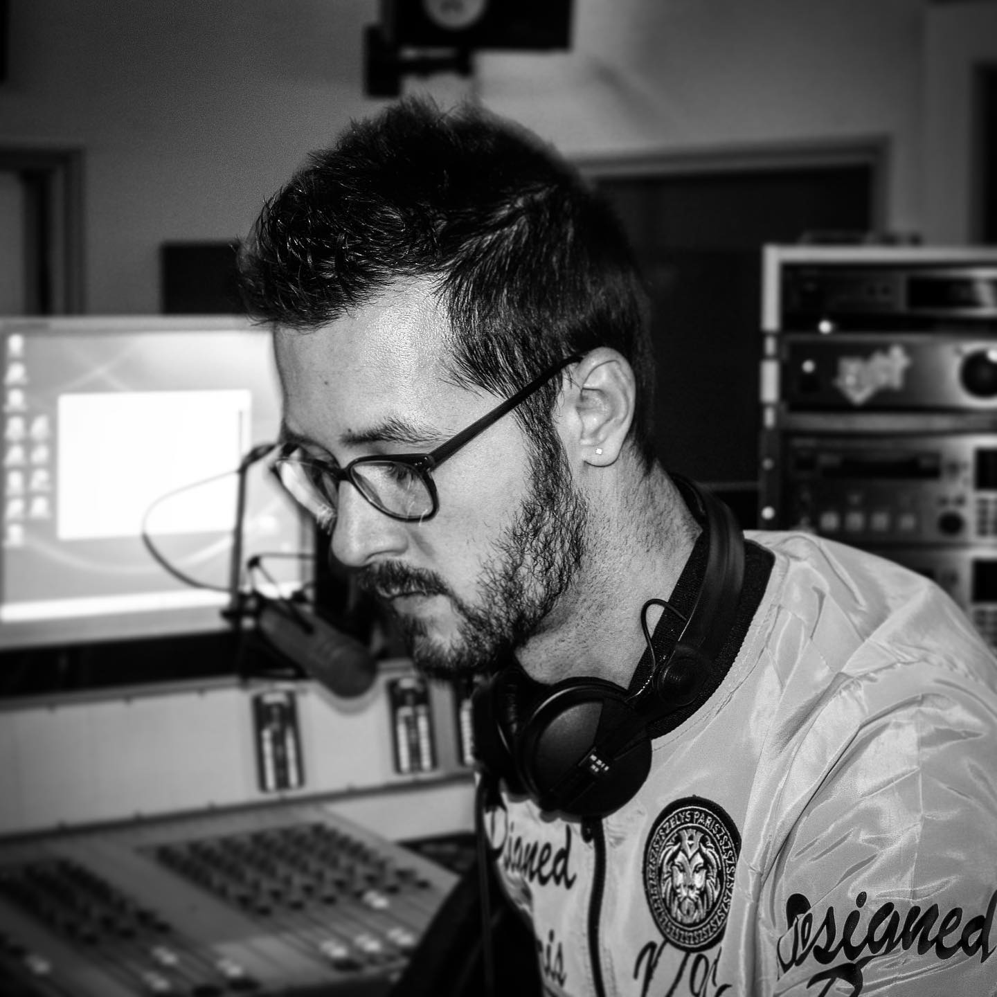 DJ defra - 09.jpg (163 KB)